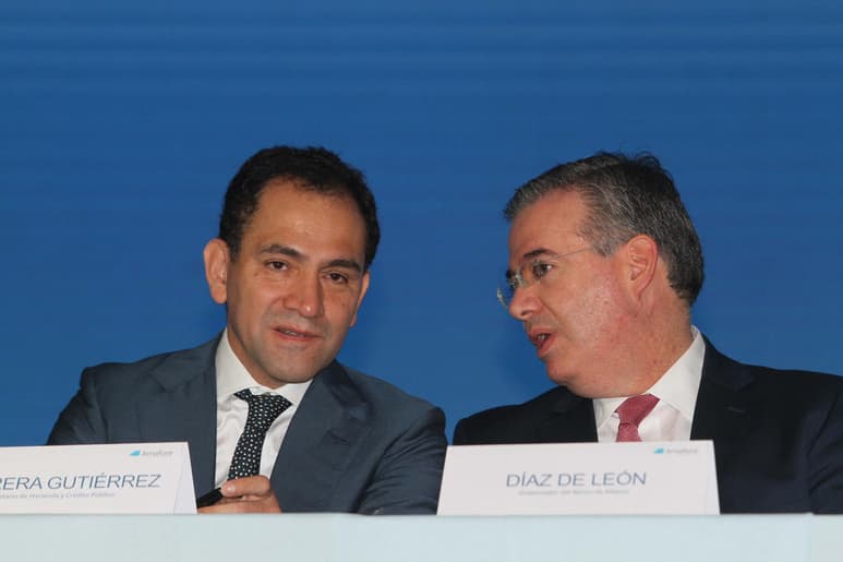 Las tres principales bancadas de oposición en la Cámara de Diputados, PAN, PRI y PRD, no dudan de las capacidades de Arturo Herrera como el próximo gobernador del Banco de México, sin embargo, cuestionaron que el presidente Andrés Manuel López Obrador proponga a un subordinado para una institución que debe ser independiente y autónoma. (ARCHIVO)