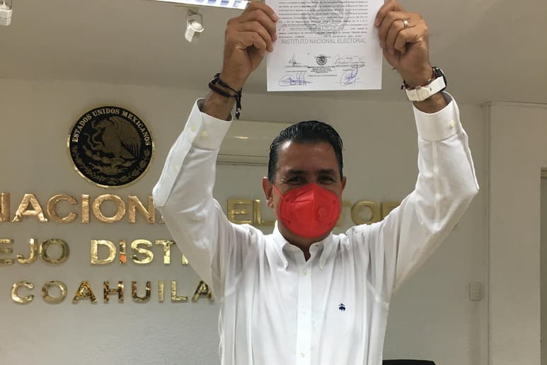 Se entregó el documento al legislador electo por parte de autoridades del Instituto Nacional Electoral. (EL SIGLO DE TORREÓN)