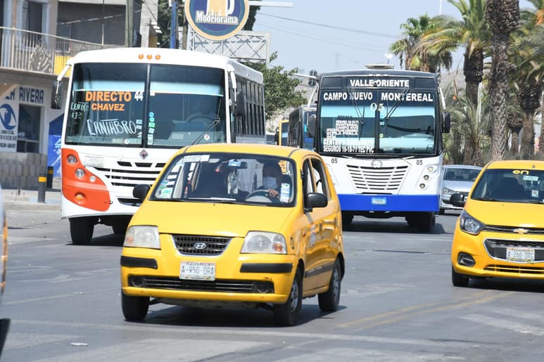 Se ha estado incrementando el aforo en las unidades del transporte público, especialmente en los camiones de ruta urbana. (ARCHIVO)