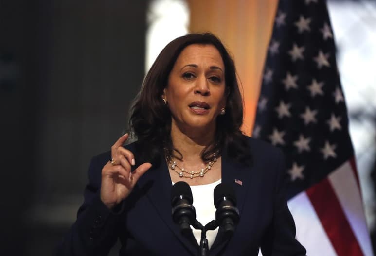La vicepresidenta de Estados Unidos, Kamala Harris, matizó este jueves el duro mensaje que envió a los posibles migrantes durante su viaje de esta semana a Guatemala y México, al asegurar que está 'comprometida' con garantizar que su país sea un 'refugio' para quienes buscan asilo. (ARCHIVO)