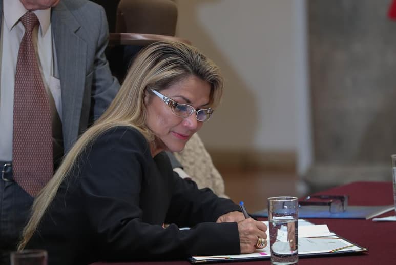 La expresidenta transitoria de Bolivia Jeanine Áñez reiteró este jueves que es una 'prisionera política' y pidió independencia de la justicia tras 87 días de su detención preventiva en una cárcel de mujeres por el caso denominado 'golpe de Estado'. (EFE)