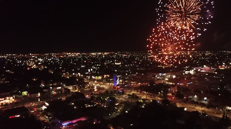 Con fuegos artificiales, el PAN celebró su permanencia en la alcaldía de Monclova de la mano de Mario Dávila.