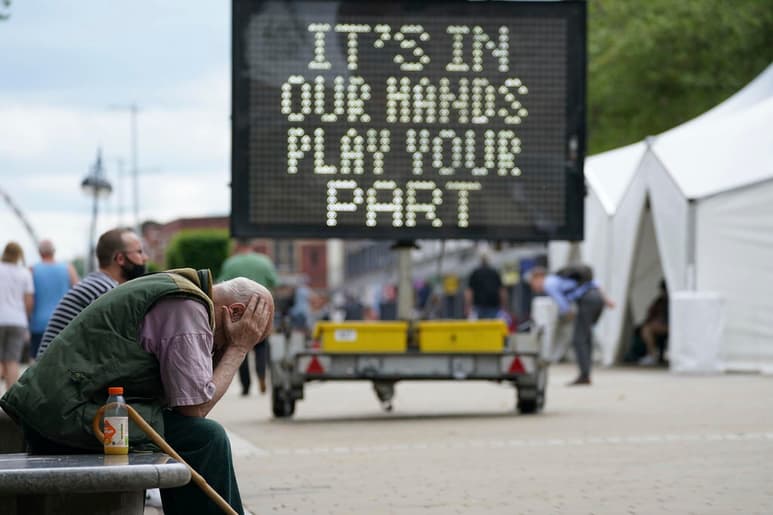 Un centro de vacunación contra el coronavirus en Bolton, Inglaterra el 9 de junio del 2021. (Peter Byrne/PA via AP)