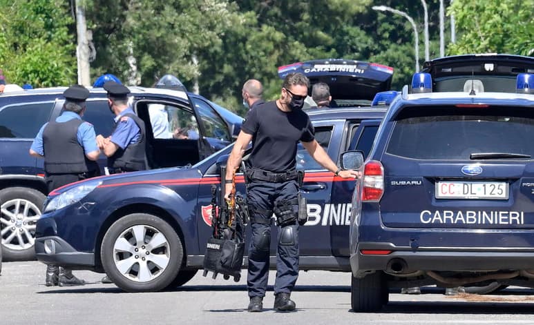 Un hombre mató a tiros a un anciano y dos niños antes de refugiarse en una vivienda en las afueras de Roma, donde la policía luego lo halló muerto, informaron autoridades. (EFE)