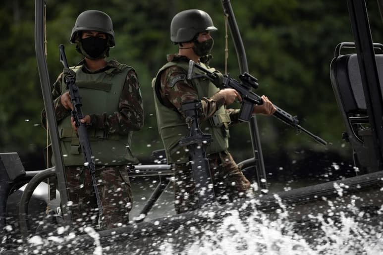El Gobierno brasileño autorizó este lunes el envío de agentes de la Fuerza Nacional de Seguridad a la reserva Yanomami, el mayor territorio indígena del país, para reprimir los ataques que los aborígenes vienen sufriendo por parte de 'garimpeiros' (mineros ilegales). (ARCHIVO)