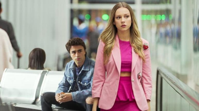 Antes del estreno de la cuarta temporada de Élite el 18 de junio, Netflix decidió lanzar historias breves para revelar a los seguidores de la serie lo que ocurrió con algunos de sus personajes que ya no formarán parte de su nueva entrega, entre ellos “Carla”, papel interpretado por Ester Expósito. (ESPECIAL)