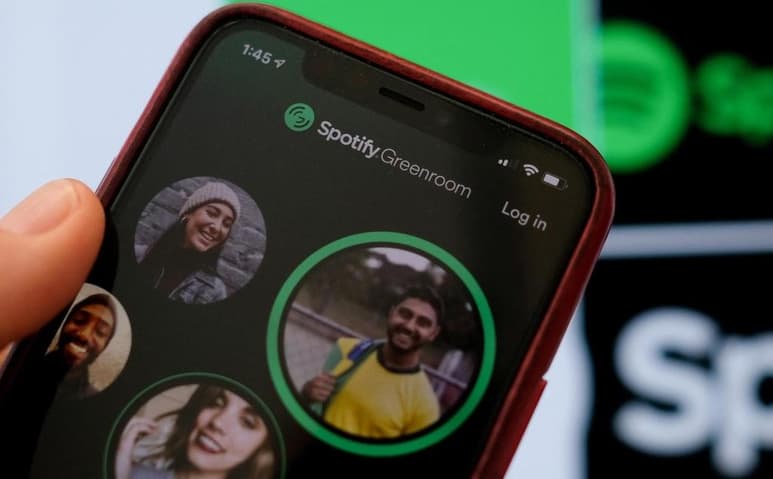 Al igual que otras plataformas como Facebook, Spotify busca competir contra la famosa Clubhouse a través de salas de conversación basadas en audio (ESPECIAL)