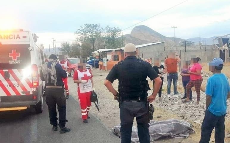 El vehículo no se detuvo y los testigos no pudieron apreciar las características debido a que todavía no se veía bien por la oscuridad. (EL SIGLO DE TORREÓN)