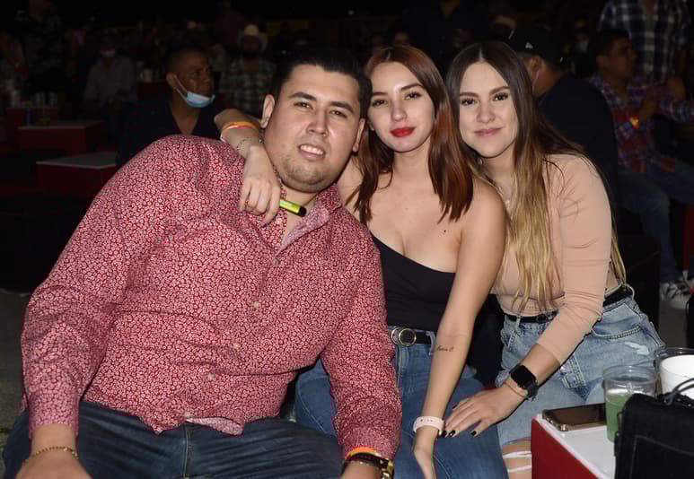 Jaime, Caro y Ale. (EL SIGLO DE TORREÓN / Jesús Galindo López)