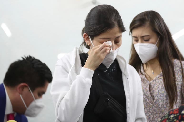 La titular de la Secretaría de Salud de la Ciudad de México, Oliva López, reconoció que el estado de salud de Fernanda Olivares, conocida como Polly, se reporta como muy grave tras ser atropellada por Diego 'H' y comentó que está la puerta abierta para que los familiares busquen una segunda opinión.
(ARCHIVO)