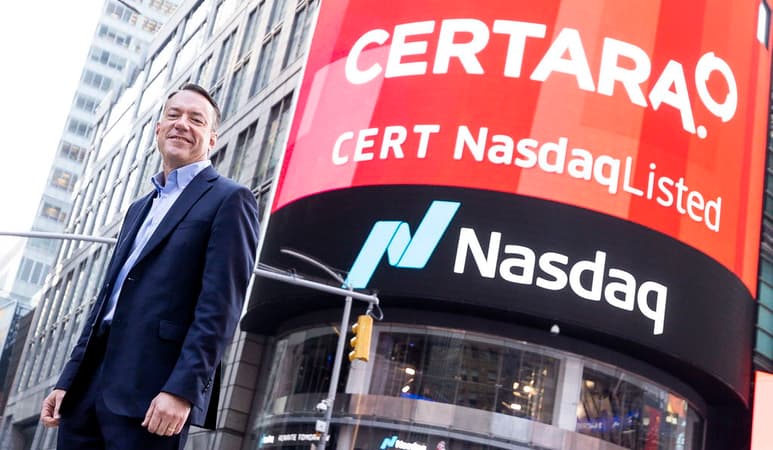 La Bolsa de Nueva York, el índice Nasdaq, que aglutina a las principales empresas tecnológicas del mercado, ascendió un 0.79 % o 111.79 puntos, hasta 14,253.27. (ARHCIVO)