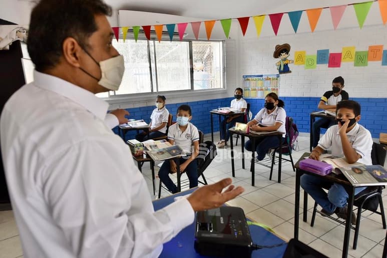 La SEP dio a conocer los puentes que formaran parte del ciclo escolar 2021-2022, el cual consta de 200 días de clases en un periodo que inicia el próximo 30 de agosto y finaliza el 28 de julio del otro año.