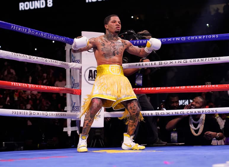 El púgil estadounidense Gervonta Davis derribó en tres ocasiones a su compatriota Mario Barrios y le arrebató el cetro mundial de peso welter junior de la Asociación Mundial de Boxeo (AMB). (AP)