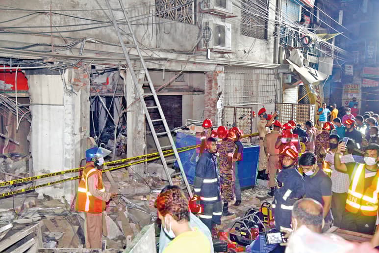 Bangladesh además tiene un largo historial de accidentes en edificios y fábricas. (EFE)