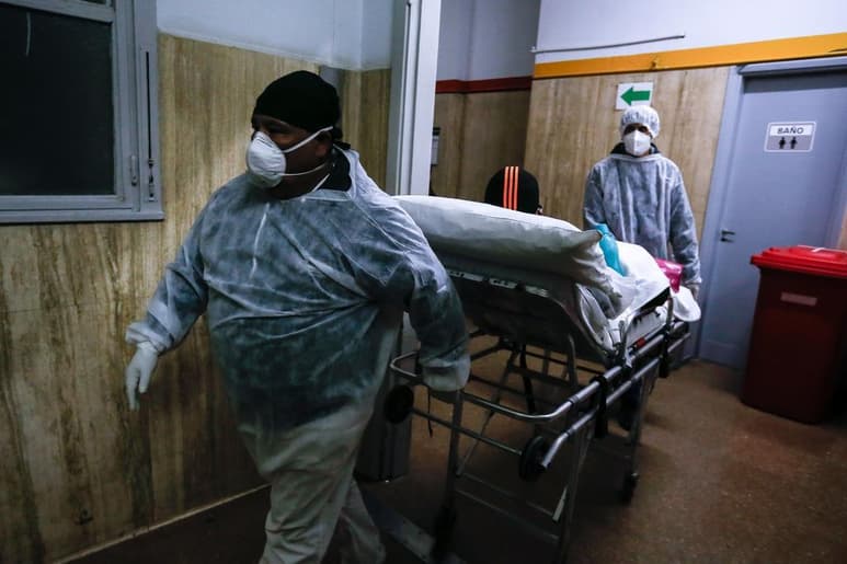 Uno de los dos pacientes internados en el Hospital Regional de Alta Especialidad de Oaxaca (HRAEO) que se consideraban sospechosos de haberse infectado de “hongo negro”, como complicación del COVID-19, falleció a causa de esta enfermedad, confirmaron las autoridades de Salud en la entidad. (ESPECIAL)