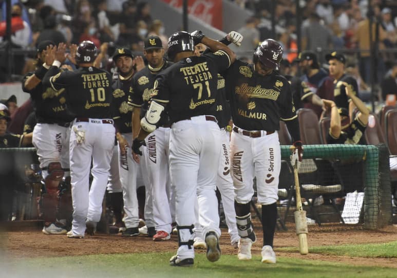 Los Algodoneros del Unión Laguna derrotaron anoche a los Acereros de Monclova por pizarra de 7 a 5.