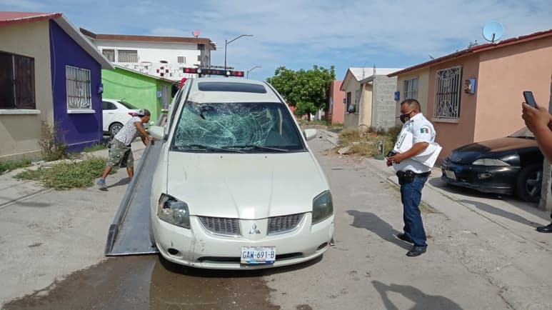 El responsable viajaba en un vehículo Mitsubishi Galant. (EL SIGLO DE TORREÓN)