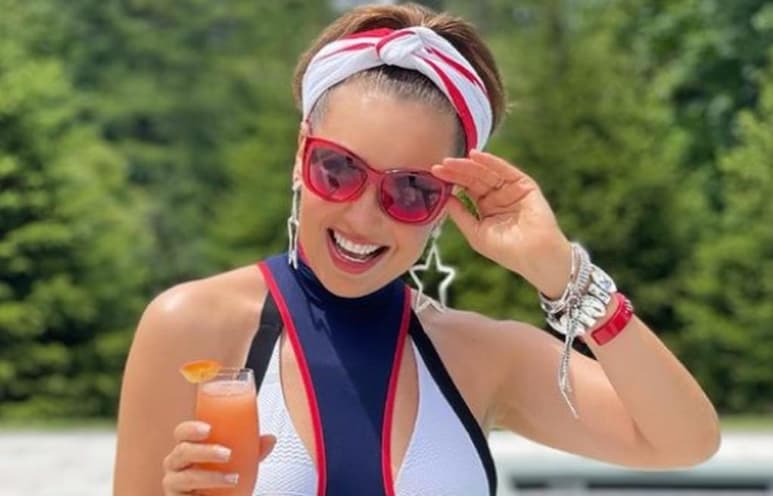 Para celebrar el Día de la Independencia de Estados Unidos, la cantante mexicana, Thalía deslumbró a sus más de 17.7 millones de seguidores en Instagram con algunas fotografías luciendo un traje de baño temático de la fecha. (ESPECIAL)