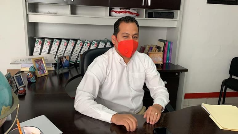 Juan José Carrillo Aldaba, dirigente del PRI en Lerdo mencionó respecto la consulta nacional del primero de agosto que los priistas piden que además del retiro del fuero a los ex presidentes se aborde el tema del mal manejo del COVID-19 por parte del Gobierno Federal y las malas decisiones y manejo de recursos del gobierno capitalino respecto a la Línea 12 del Metro que colapsó.
(EL SIGLO DE TORREÓN)