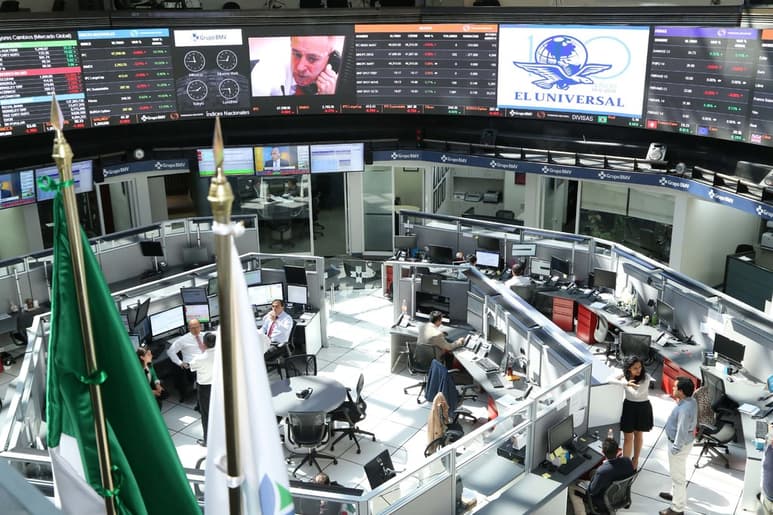 La Bolsa Mexicana de Valores avanzóayer un 0.66 por ciento en su principal indicador hasta llegar a los 50,552,8 puntos, esto gracias a un movimiento técnico al alza, indicaron analistas bursátiles. (ARCHIVO)