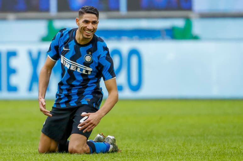 París Saint-Germain reforzó su defensa el martes, mediante la contratación del lateral derecho Achraf Hakimi, procedente del Inter de Milán.