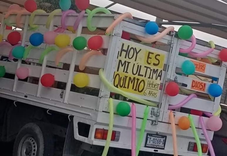 Internautas viralizaron la celebración de la última quimioterapia del niño en Torreón (ESPECIAL)
