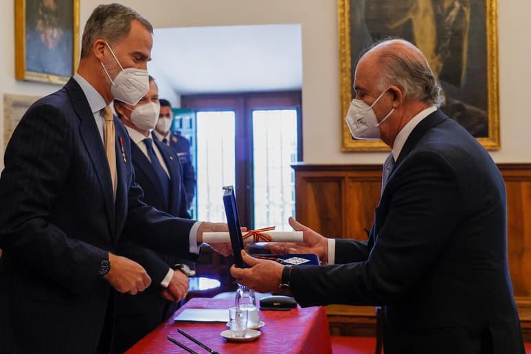 Enrique Krauze recibió el III Premio de Historia Órdenes Españolas la mañana de este miércoles.