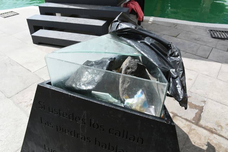 El Memorial de Personas Desaparecidas fue vandalizado en recientes días; quebraron el vidrio de los llamados 'testigos mudos'. (FERNANDO COMPEÁN)