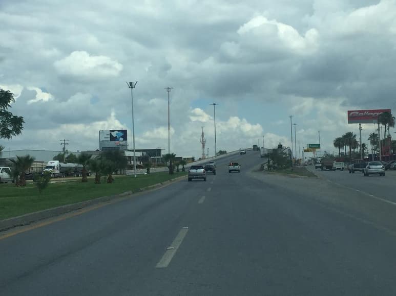 A fin de conocer las condiciones estructurales en las que se encuentran los puentes vehiculares ubicados sobre el bulevar Ejército Mexicano o Periférico en Gómez Palacio, la Facultad de Ingeniería, Ciencias y Arquitectura de la Universidad Juárez del Estado de Durango (UJED), lleva a cabo una serie de estudios en cada uno de ellos. (GUADALUPE MIRANDA)