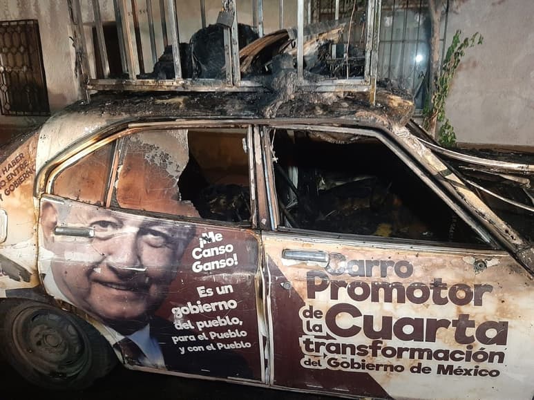 El Datsun modelo 1975 con calcomanías de Andrés Manuel López Obrador se volvió viral a nivel nacional.