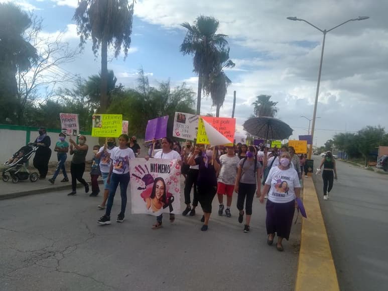 Familiares de la menor Ilse Ivonne e integrantes de la asociación Fuerza Mujeres llevaron a cabo este sábado una marcha para pedir justicia por el feminicidio de la joven. (ARCHIVO) 

