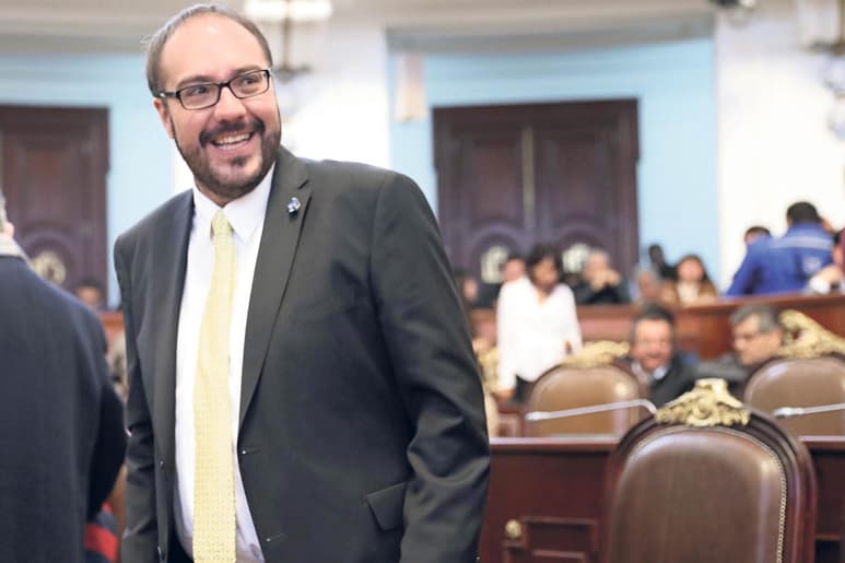 Los integrantes de la Sección Instructora de la Cámara de Diputados aprobaron por mayoría solicitar un juicio de desafuero contra el diputado federal del PT, Mauricio Toledo, acusado de enriquecimiento ilícito. (ARCHIVO)