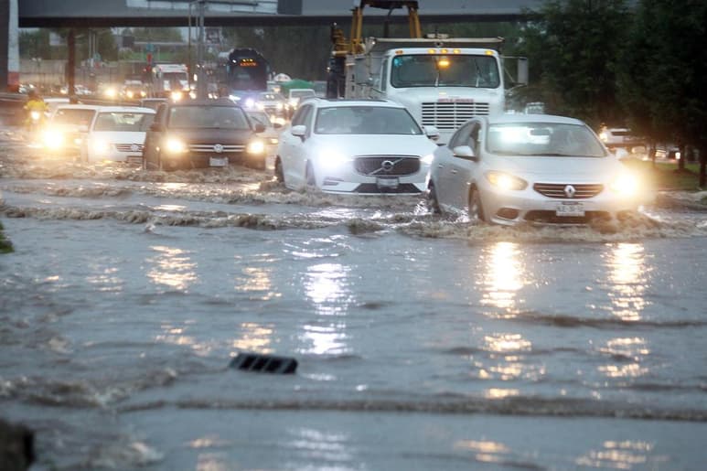 El Servicio Meteorológico Nacional (SMN) informó que debido a canícula se prevé una reducción de lluvias entre julio y agosto. Señaló que en la actualidad ya se registran efectos evidentes en la vertiente del Golfo de México, que incluye a Nuevo León, Tamaulipas y Veracruz, así como en los estados de México, Guanajuato, Hidalgo, Morelos, Puebla, Tabasco, Tlaxcala y una porción de San Luis Potosí. (ARCHIVO)