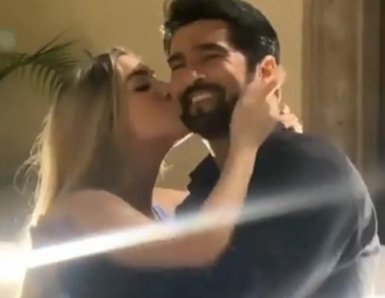 Festejo. Este fin de semana, Arturo Carmona llenó sus redes sociales y fotografías del festejo que le organizó su hija Mel Villarreal para celebrar su cumpleaños.