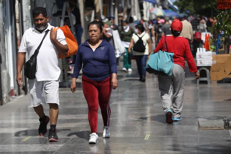 López Obrador aseguró que la variante Delta del virus del SARS CoV-2 no tiene un efecto nocivo mayor y que las vacunas pueden con todas estas variantes. (ARCHIVO)