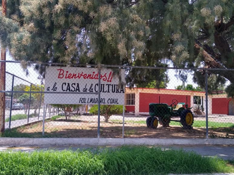 Abandonado y en malas condiciones se encuentra el edificio la Casa de la Cultura de Francisco I. Madero, la cual por décadas fue un importante espacio para el desarrollo de actividades en beneficio de la comunidad. (MARY VÁZQUEZ)