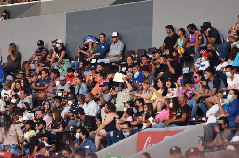 Señalan que un tema que se debe revisar es cómo sería la no admisión de quienes no lleven el certificado, pues indicó que hay gente que no se ha querido vacunar por decisión propia y es respetable su forma de pensar, no obstante, dijo que este proceso está pensado en el beneficio colectivo.
(ARCHIVO)