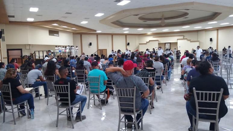 A más tardar el 31 de octubre del presente año, se tiene como objetivo tener vacunada totalmente a la población mayor de edad de todo el Estado de Coahuila, al menos con la primera dosis; indicó Reyes Flores Hurtado, delegado del Gobierno Federal en Coahuila. (EL SIGLO DE TORREÓN)