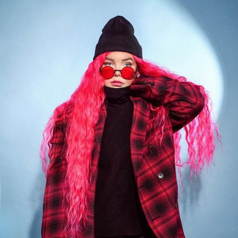 Tones And I ya ha acumulado más de 20 millones de streams con su álbum debut (ESPECIAL)