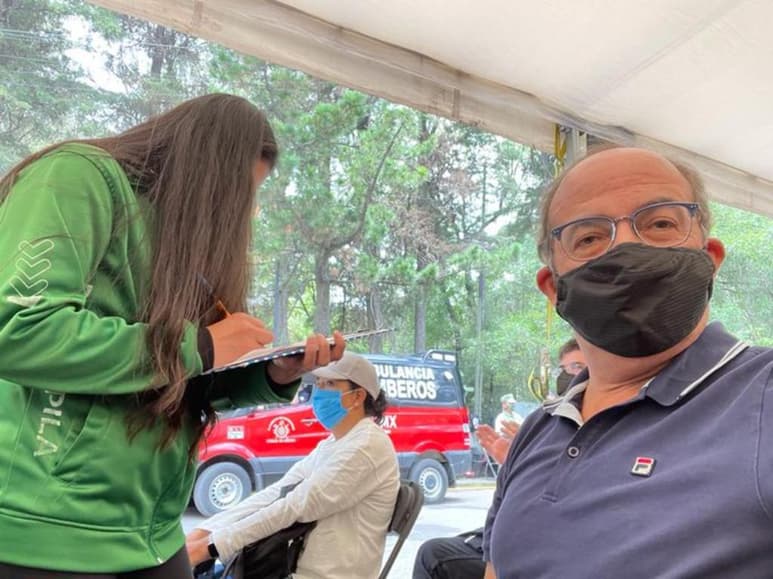 Además, agradeció al personal del lugar por el trato 'atento' que recibió durante la aplicación de la vacuna.
(TWITTER)