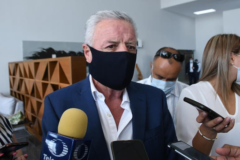 El alcalde de Torreón, Jorge Zermeño, afirmó hoy lunes que pese al impacto de la llamada “tercera ola” del COVID-19 en el país y la presencia de la variante “Delta” se mantendrán esta semana las mismas precauciones sanitarias a nivel municipal. (FERNANDO COMPEÁN)