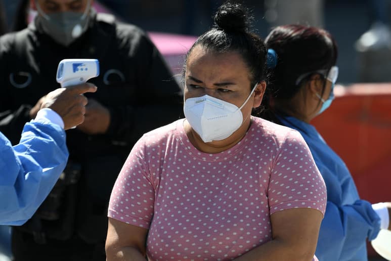 Hoy el municipio de Gómez Palacio anuncia el incremento en el número de casos de la nueva cepa, cuya información se dio a conocer en la Mesa de Salud que encabeza la Secretaría de Salud Estatal.
(ARCHIVO)
