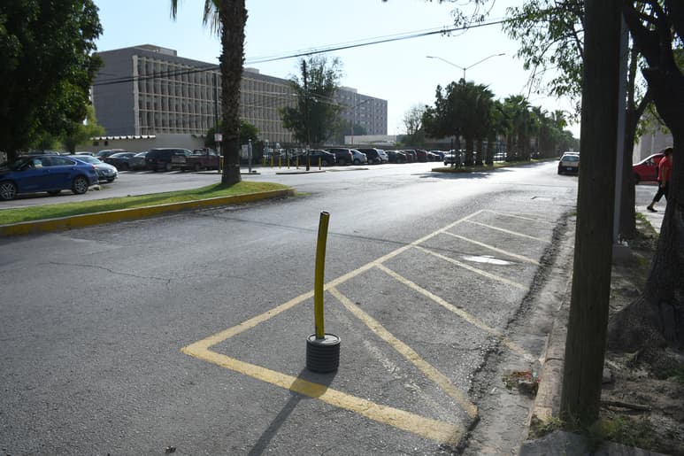 Se podría sancionar a los colonos de Torreón Jardín que ostentan espacios como exclusivos sin estar autorizados por el Municipio. (EL SIGLO DE TORREÓN)