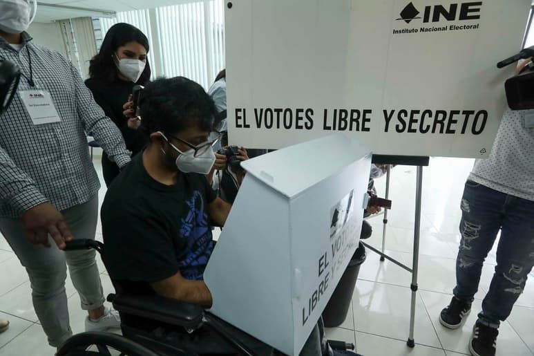 Autoridades del Instituto Nacional de Transparencia, Acceso a la Información y Protección de Datos Personales (Inai) sostuvieron una reunión con representantes del Instituto Nacional Electoral (INE), para analizar la presunta exposición y venta de información contenida en el Padrón Electoral. (ARCHIVO)