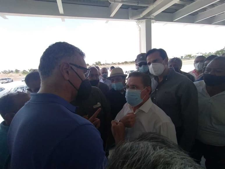 La semana pasada el gobernador fue abordado por los transportistas en Gómez Palacio. (ARCHIVO)