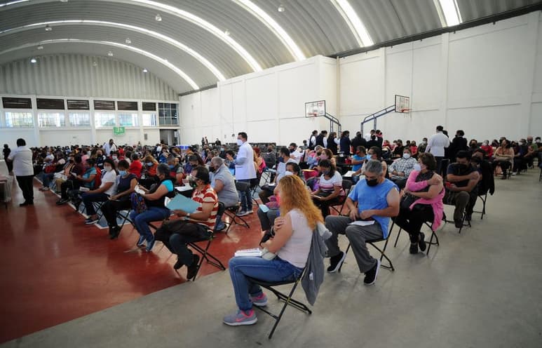 Autoridades de salud de México presentarán este viernes el Semáforo de Riesgo Epidémico de coronavirus de acuerdo con los nuevos parámetros de medición que permitan recuperar actividades sociales y económicas, informaron este jueves. (ARCHIVO)