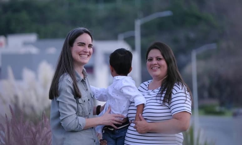 Gabriela y Palmira unieron sus vidas en matrimonio hace aproximadamente cinco años y tiempo después tomaron la decisión de adoptar a un niño, Ricardo, quien vive hoy con su nueva familia (CORTESÍA)