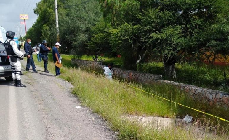 Elementos de las corporaciones policiales se movilizaron a la comunidad de El Jaralito, Mexquitic de Carmona. (ESPECIAL)