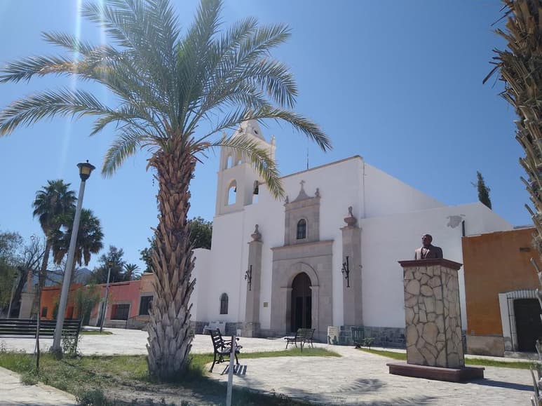 “Viesca es un pueblo con mucha historia”, afirma orgulloso Manuel de Jesús Lastra López, cronista oficial de esa localidad lagunera, quien el pasado martes visitó Torreón para una reunión que sostuvo la Asociación de Cronistas e Historiadores de Coahuila y Durango en las instalaciones del Archivo Municipal. (ARCHIVO)