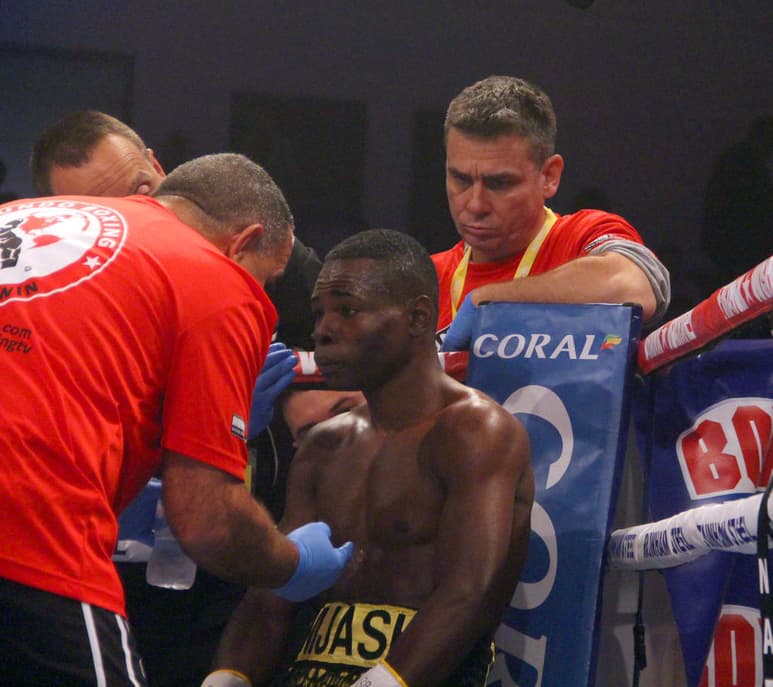 La Asociación Mundial de Boxeo (AMB) fue enérgica y mandó un comunicado, para dejar clara la situación con respecto al combate entre el campeón Gallo, el cubano Guillermo Rigondeaux, y el filipino John Riel Casimero, monarca de la OMB, programado para el próximo 14 de agosto, en Carson, California. (ARCHIVO)